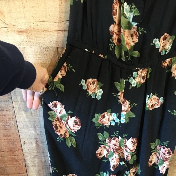 Forever21 Floral Jumpsuit - Picture 2 of 6